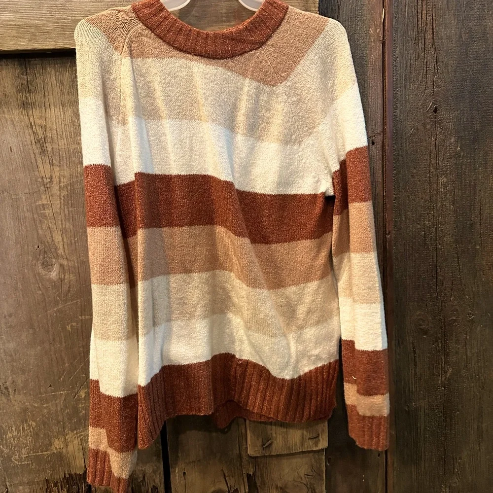 Sweater - Picture 1 of 3